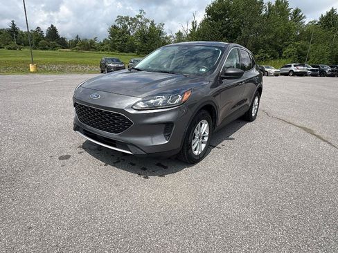 Certified 2022 Ford Escape SE w/ Cold Weather Package AWD/4WD image 8