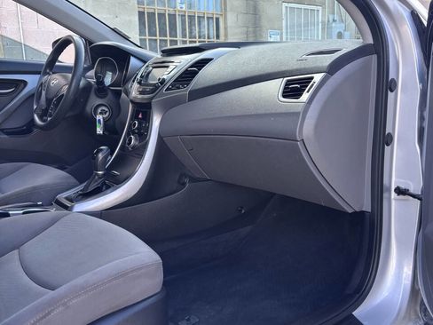 Used 2015 Hyundai Elantra SE w/ Option Group 02 image 11