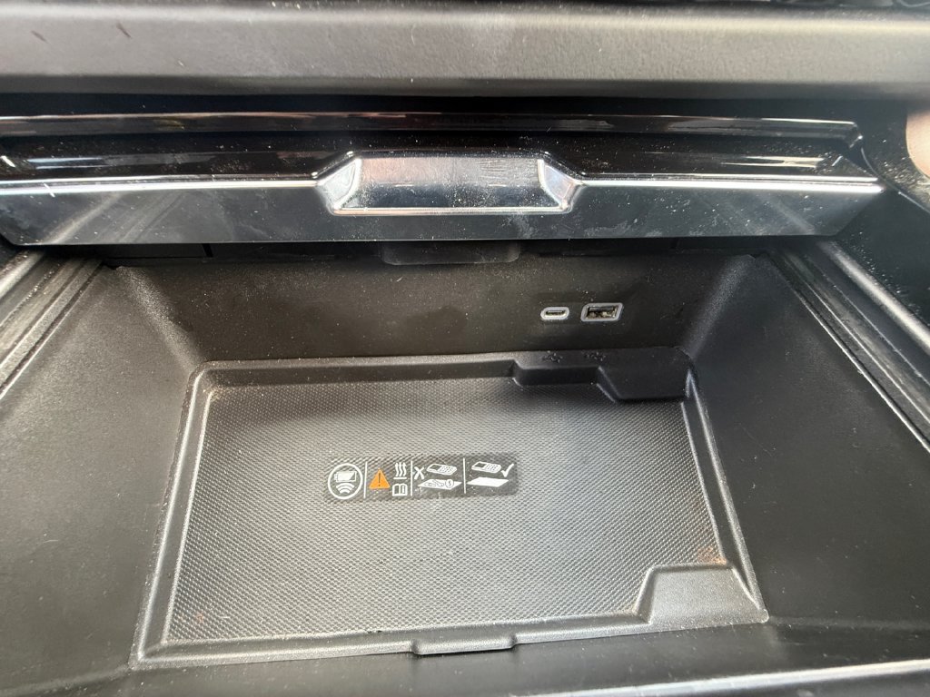 Used 2025 GMC Yukon Denali AWD/4WD image 35