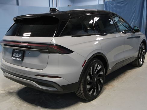 New 2026 Lincoln Nautilus Reserve w/ Jet Appearance Package image 38