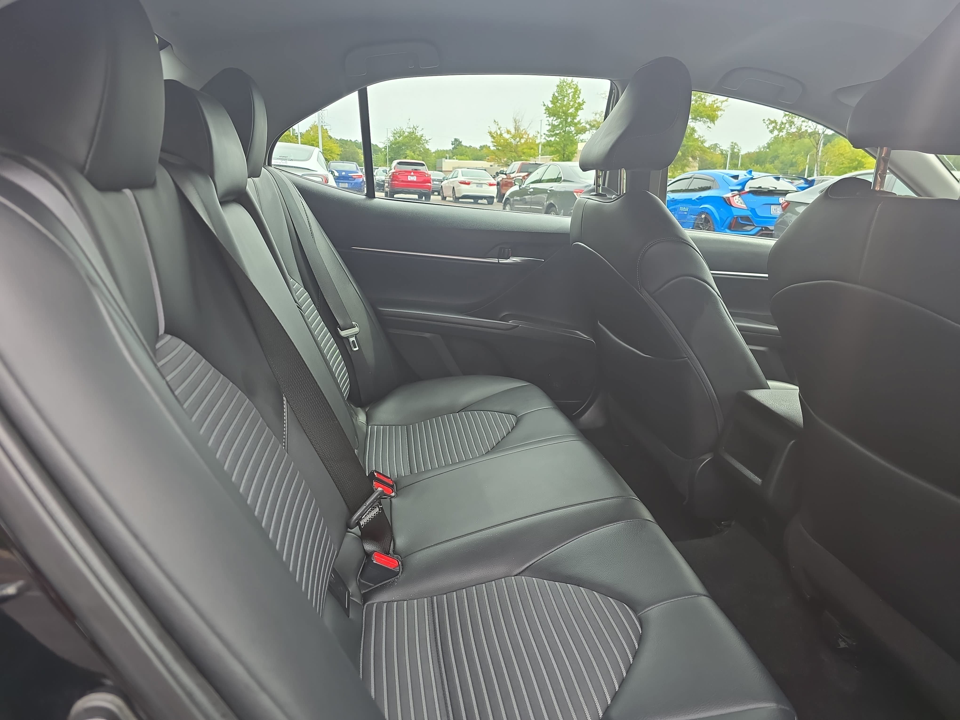 Used 2023 Toyota Camry SE FWD image 12