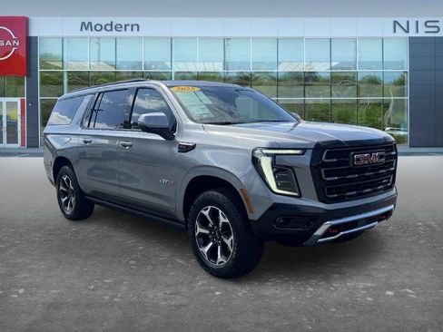 Used 2025 GMC Yukon XL AT4 Ultimate AWD/4WD image 3