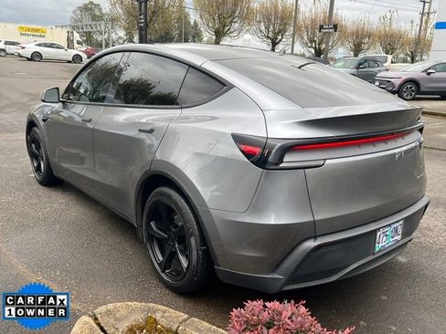 Used 2026 Tesla Model Y Long Range image 5