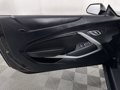 Used 2017 Chevrolet Camaro LT RWD image 23