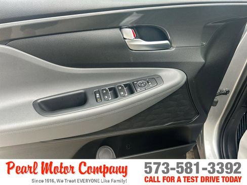 Used 2023 Hyundai Santa Fe SEL FWD image 9