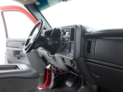 Used 2005 Chevrolet Silverado 2500 LS w/ Heavy-Duty Power Package image 27