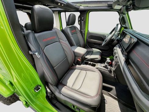 Used 2025 Jeep Wrangler Unlimited Rubicon AWD/4WD image 31