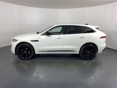 Used 2025 Jaguar F-PACE R-Dynamic S image 8