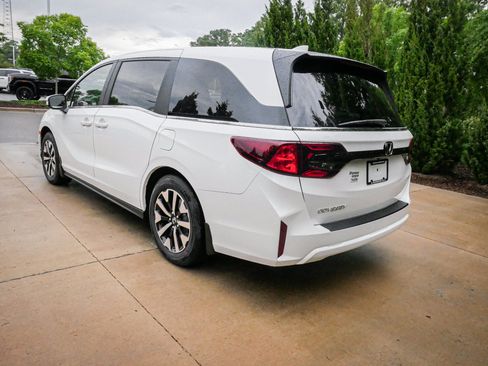 New 2026 Honda Odyssey EX-L image 8