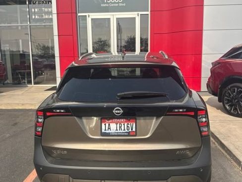 Used 2025 Nissan Kicks SV w/ SV Premium Package AWD/4WD image 8