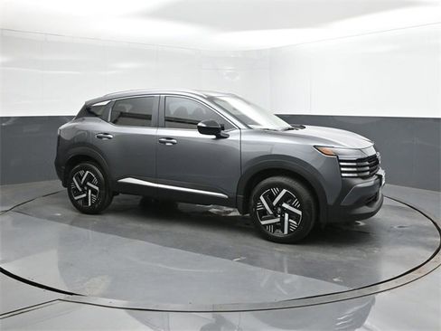 New 2026 Nissan Kicks SV w/ Illumination Package image 17