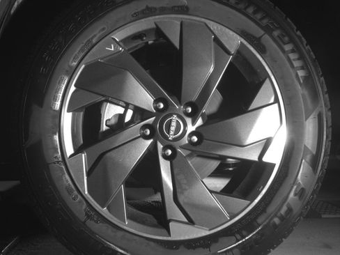 Used 2025 Nissan Rogue SV image 12