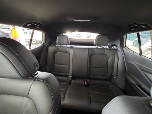 Used 2025 Buick Envista Sport Touring image 38