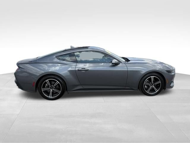 Used 2025 Ford Mustang Coupe RWD image 9