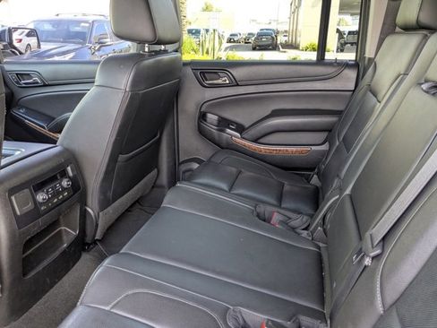 Used 2018 Chevrolet Suburban Premier image 19
