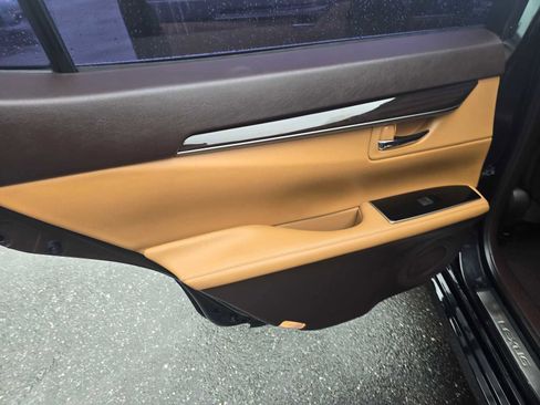 Used 2018 Lexus ES 350 w/ Navigation System Package image 18