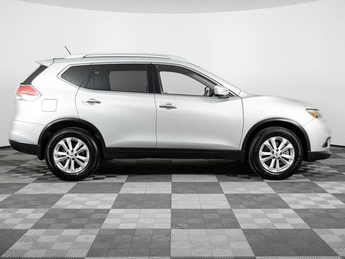 Used 2015 Nissan Rogue SV w/ SV Premium Package image 9