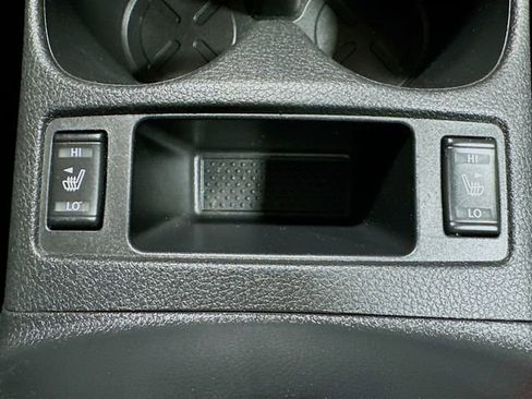 Used 2017 Nissan Rogue SV AWD/4WD image 21