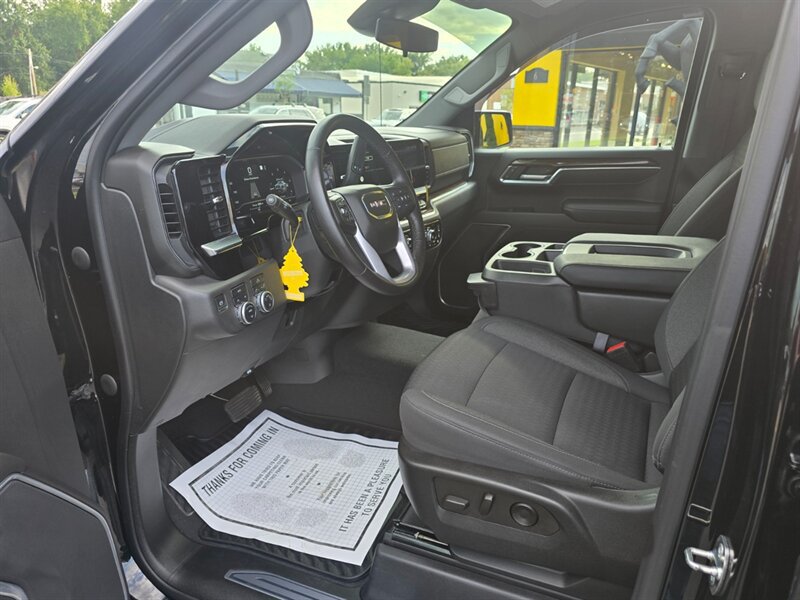 Used 2022 GMC Sierra 1500 SLE AWD/4WD image 9