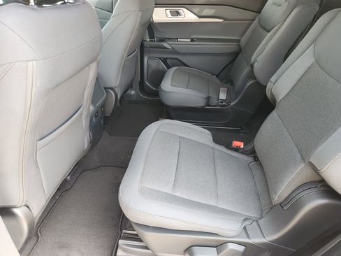 New 2026 Ford Explorer Active RWD image 18