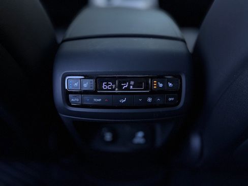 Used 2024 Hyundai Palisade Calligraphy image 30