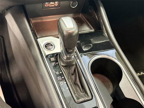 Used 2022 Nissan Altima 2.5 SV w/ SV Premium Package image 16