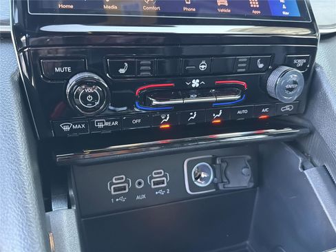 New 2025 Jeep Grand Cherokee L Limited w/ Black Appearance Package image 33