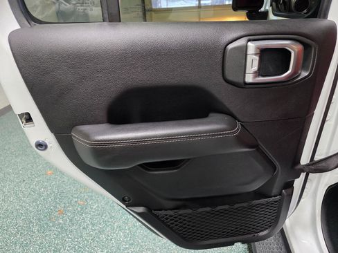 Used 2020 Jeep Wrangler Unlimited Sahara w/ Uconnect 4C Nav & Sound Group image 20