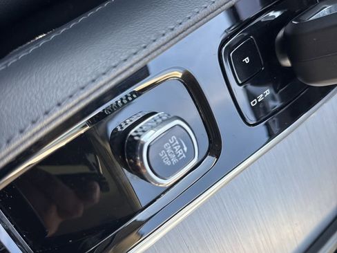 Used 2024 Volvo XC90 B5 Core image 24