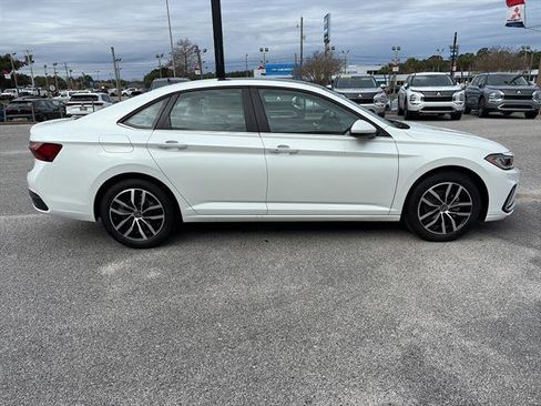 New 2026 Volkswagen Jetta SE FWD image 7