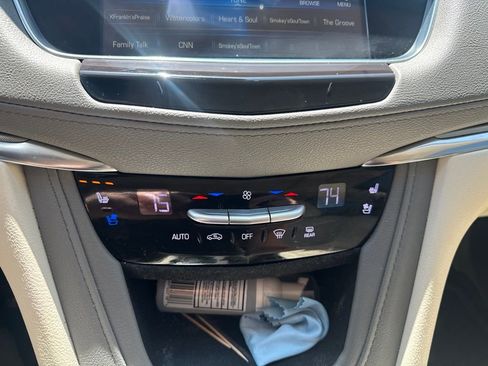 Used 2019 Cadillac XT5 Premium Luxury w/ Driver Assist Package FWD image 10
