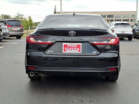 Used 2025 Toyota Camry SE FWD image 5