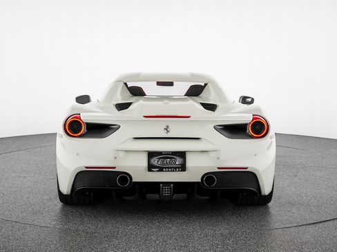 Used 2018 Ferrari 488 Spider RWD image 4