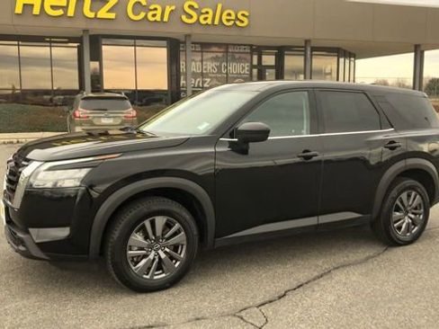 Used 2024 Nissan Pathfinder S image 4