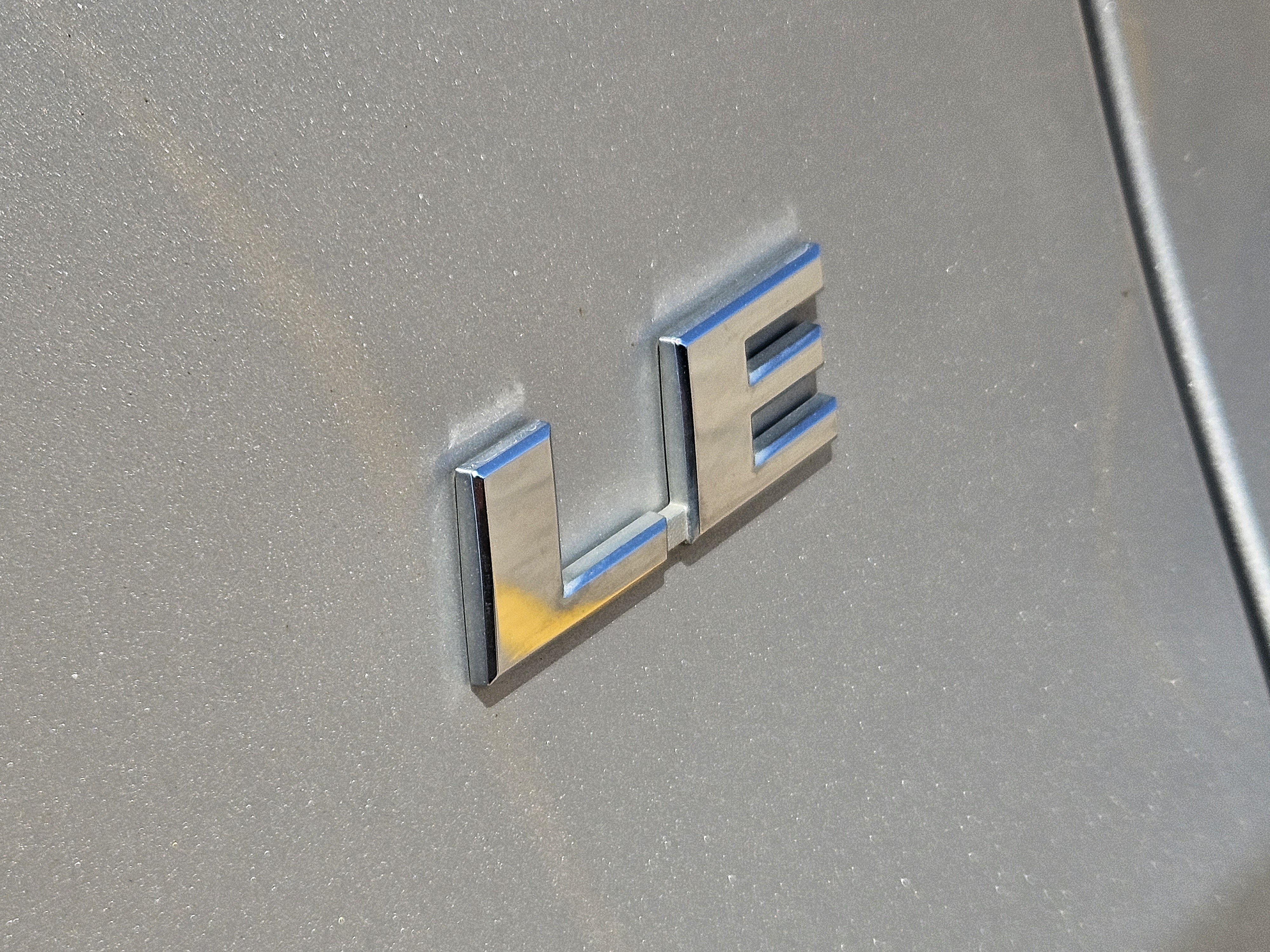 Used 2019 Toyota RAV4 LE FWD image 9