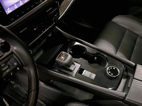 Used 2023 Nissan Rogue SL w/ SL Premium Package image 16