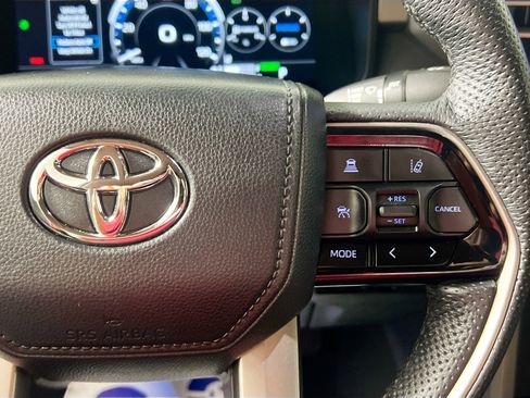 Used 2024 Toyota Tundra Limited image 19