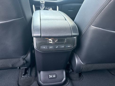 Used 2023 Toyota Highlander XSE FWD image 29