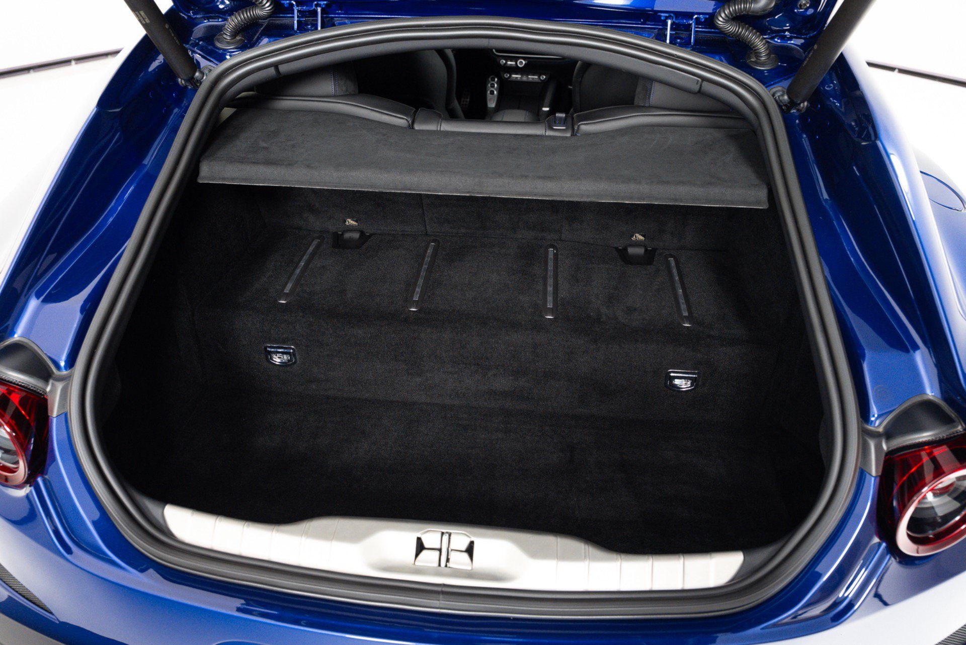 Used 2019 Ferrari GTC4Lusso T RWD image 52