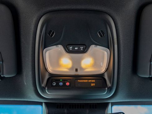 Used 2025 Chevrolet Colorado Trail Boss AWD/4WD image 29