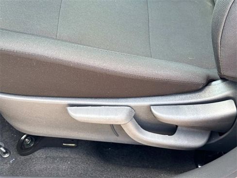 New 2025 Nissan Kicks Play S image 21