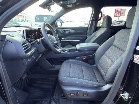 Used 2026 Chevrolet Traverse LT w/ Driver Confidence Package FWD image 13