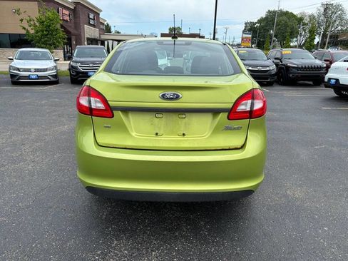 Used 2013 Ford Fiesta SE FWD image 5