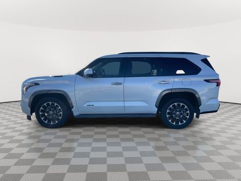 Used 2023 Toyota Sequoia Limited image 4