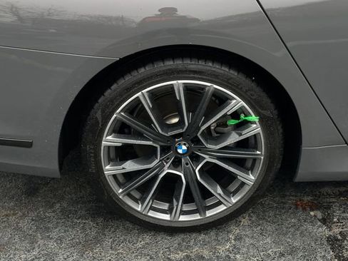 Used 2020 BMW 740i w/ M Sport Package image 11