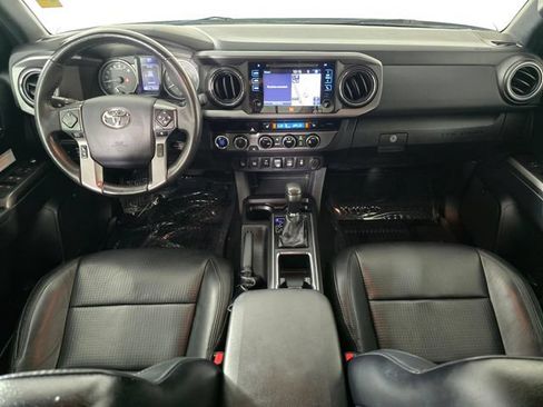 Used 2018 Toyota Tacoma TRD Off-Road AWD/4WD image 20