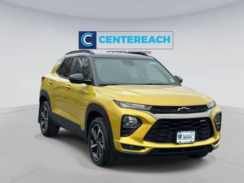 Used 2023 Chevrolet TrailBlazer RS w/ Convenience Package AWD/4WD image 2