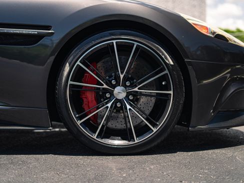 Used 2014 Aston Martin Vanquish Coupe RWD image 3