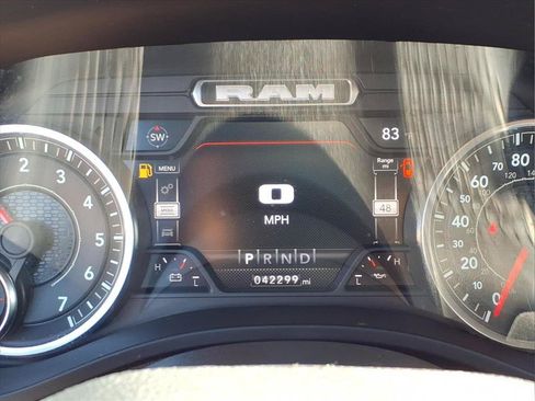 Used 2022 RAM 1500 Big Horn AWD/4WD image 14