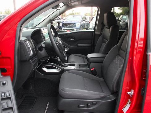 Used 2025 Nissan Frontier SV image 16